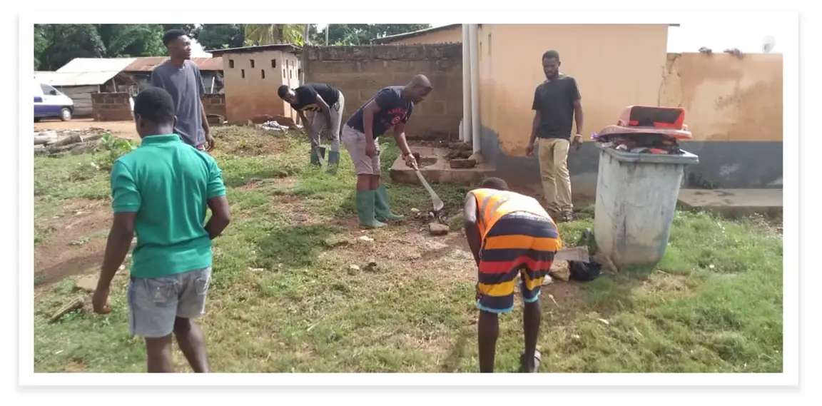 A community clean up exercise in action.