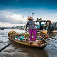 boat in Hanoi