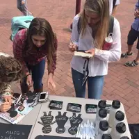 students signing up to volunteer