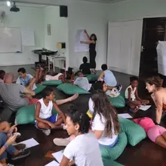 Learning English during summer camps I EduMais