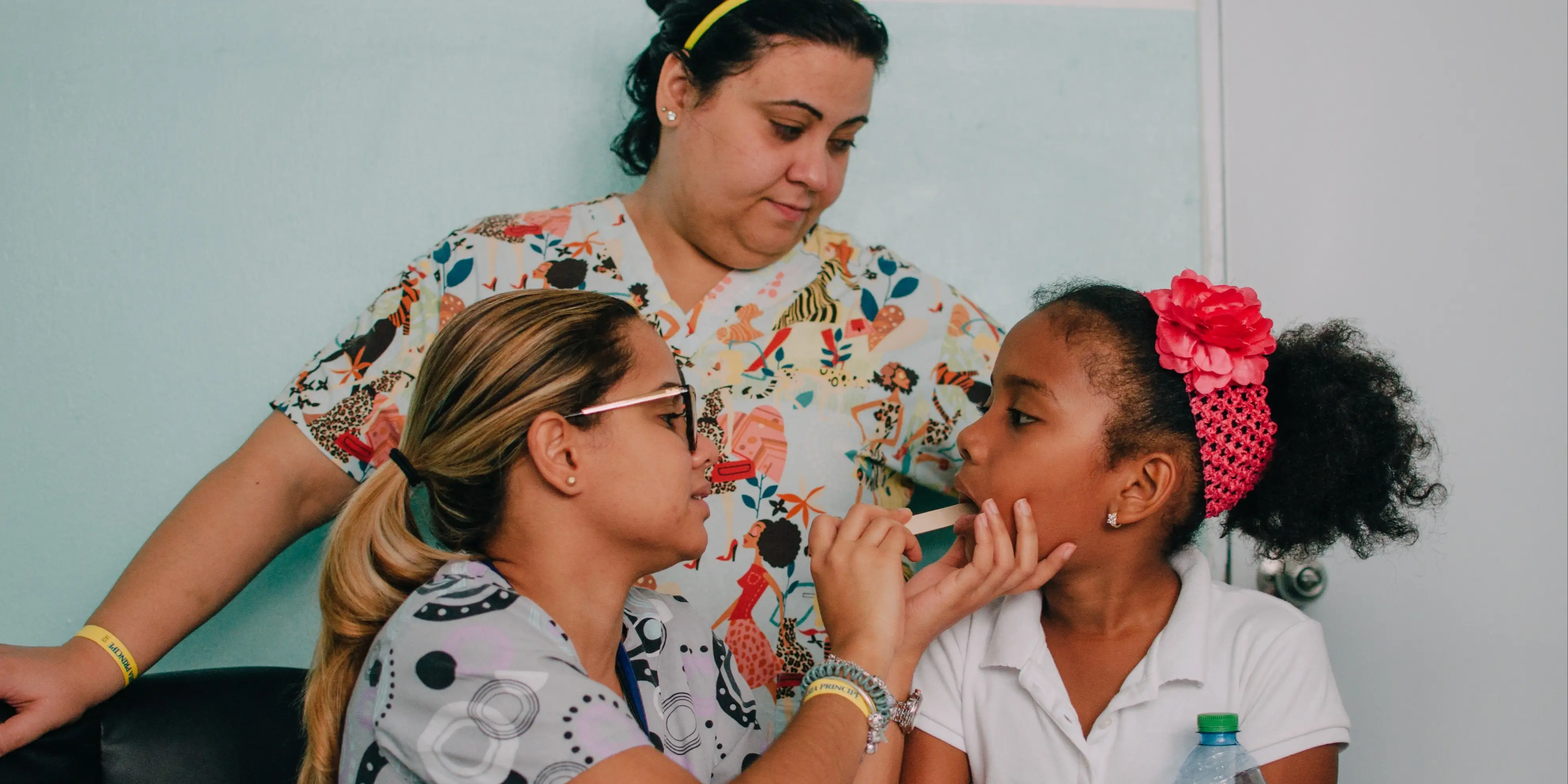 DENTAL HEALTHCARE - Work side by side with Dentists at a neighborhood dental health clinic and learn by practicing