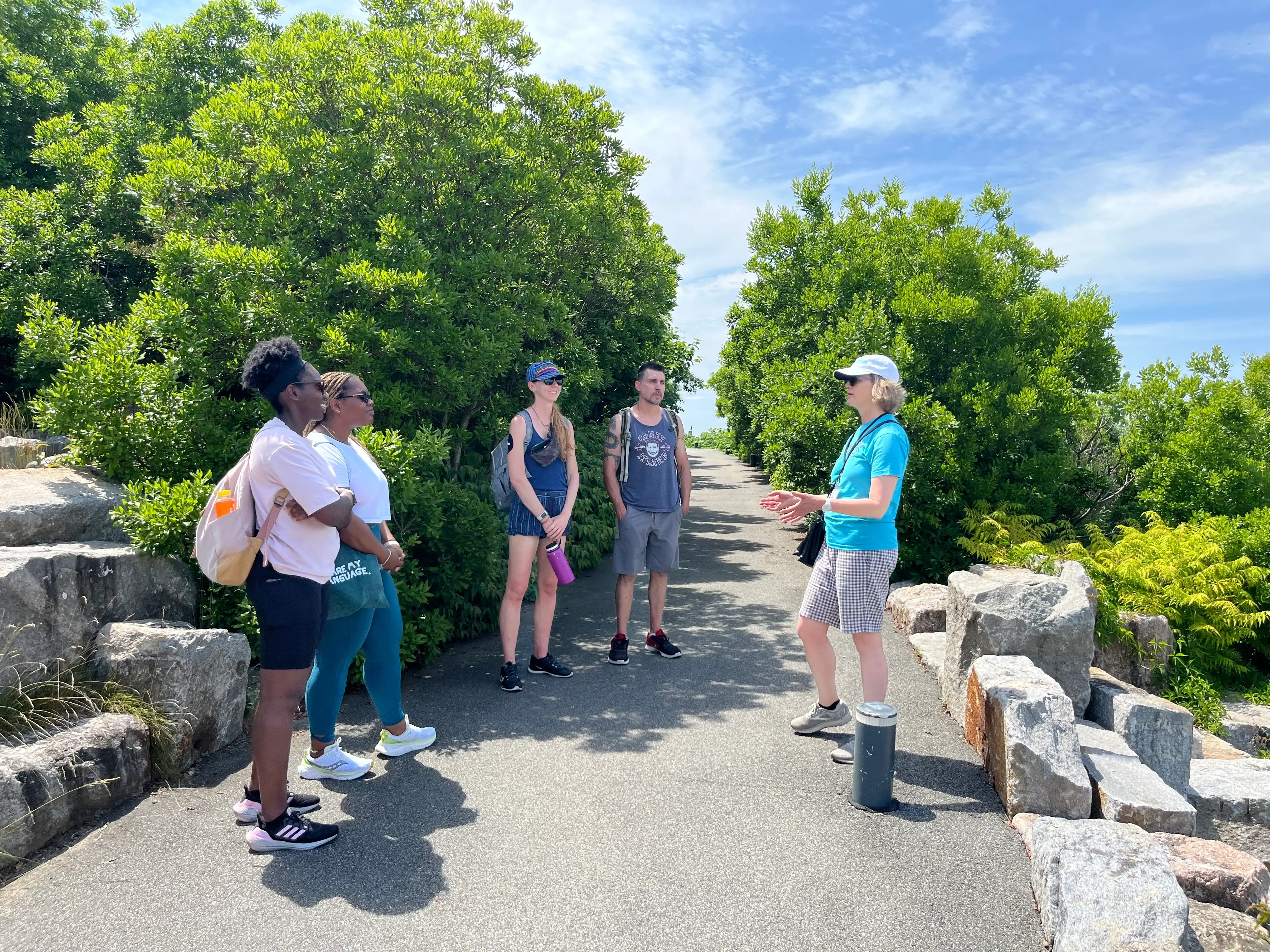 Volunteer Tour Guide, Spanish-Speaking