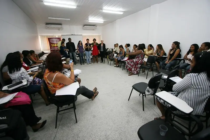 grupo de personas en clase